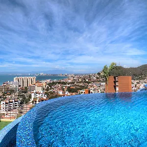 4* Hotel Pinnacle 220